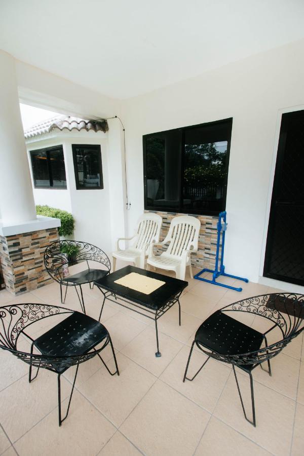 Bahay Ni Kikay Vacation Rental - Wifi Included General Santos City Kültér fotó