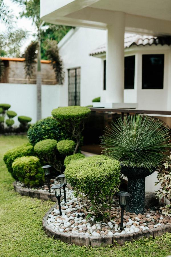 Bahay Ni Kikay Vacation Rental - Wifi Included General Santos City Kültér fotó